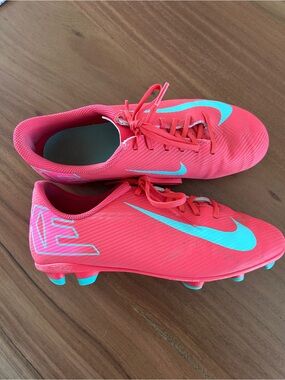 Nike Junior Mercurial Vapor 16 Club FG Soccer Cleats | Mad Energy Pack FQ8286 6Y